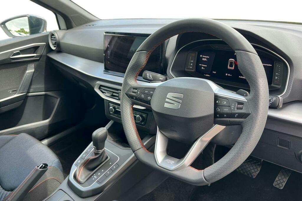 Seat Arona 1.0 Tsi Fr Black Edition Suv Dsg KW75TGV White #6