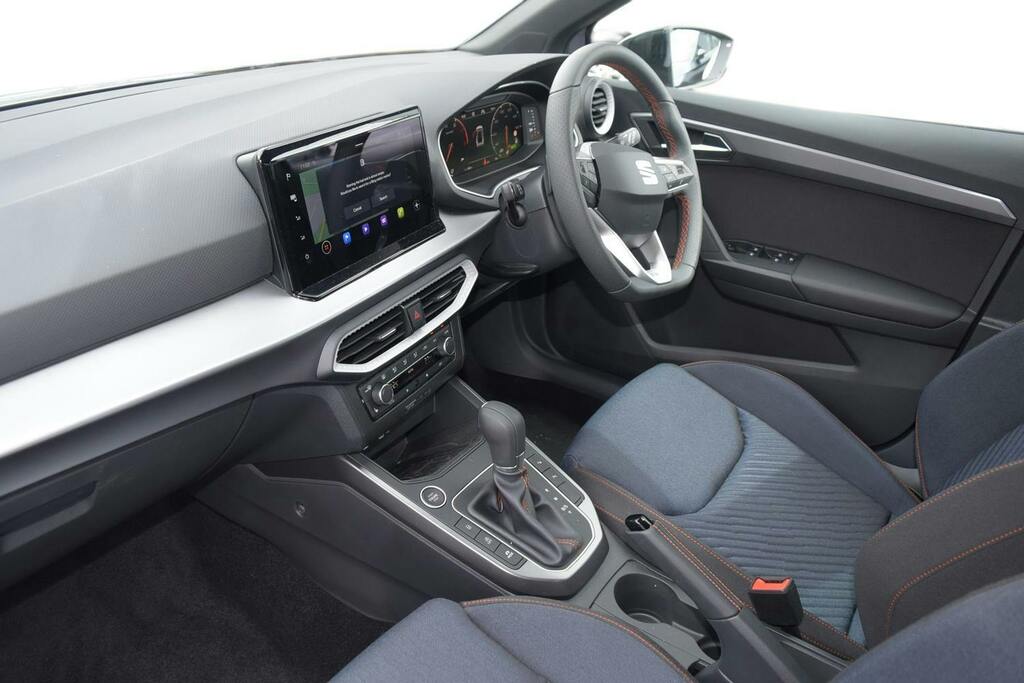 Seat Arona 1.0 Tsi Fr Black Edition Suv Dsg KR75XKZ Grey #2