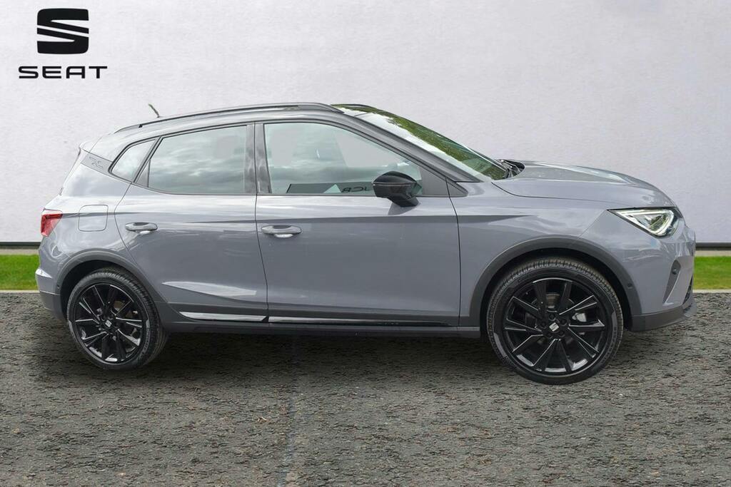Seat Arona 1.0 Tsi Fr Black Edition Suv Dsg KR75XKZ Grey #4