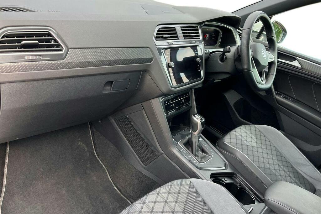 Volkswagen Tiguan 1.5 Tsi R-line Suv Dsg GL71SFZ White #2