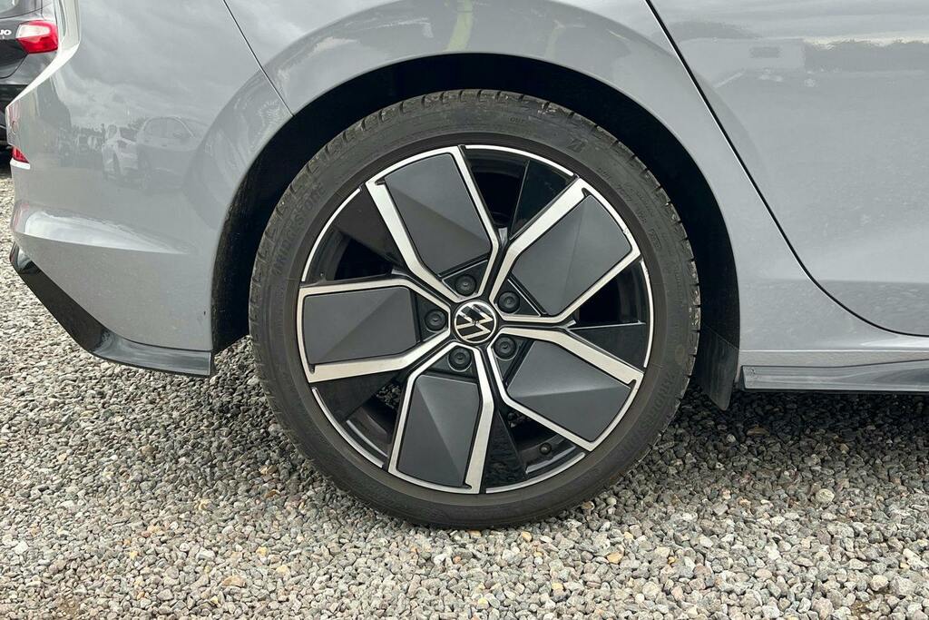 Volkswagen Golf 1.5 Tsi Black Edition Hatchback GJ74FLV Grey #5