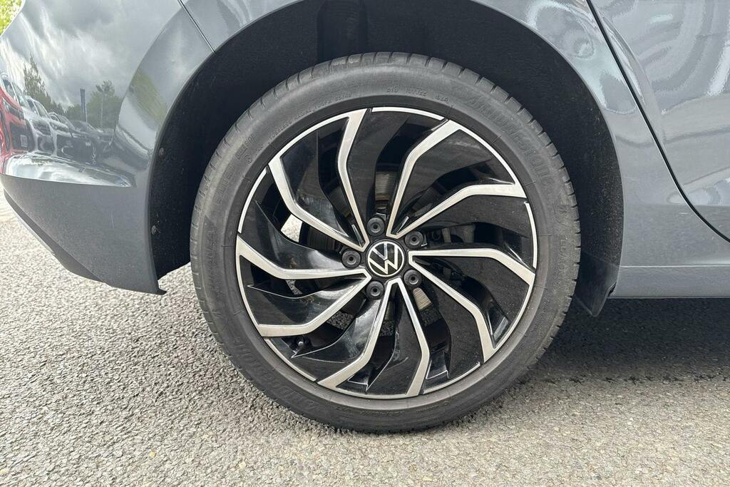 Volkswagen Golf 1.5 Tsi Style Hatchback LS70DMF Grey #5