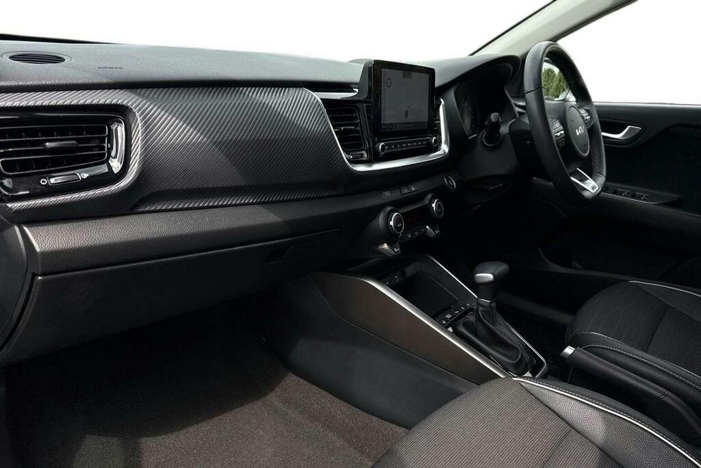 Kia Stonic 1.0 T Gdi Mhev Gt Line S Suv Hybrid Dct FV23KYR White #2