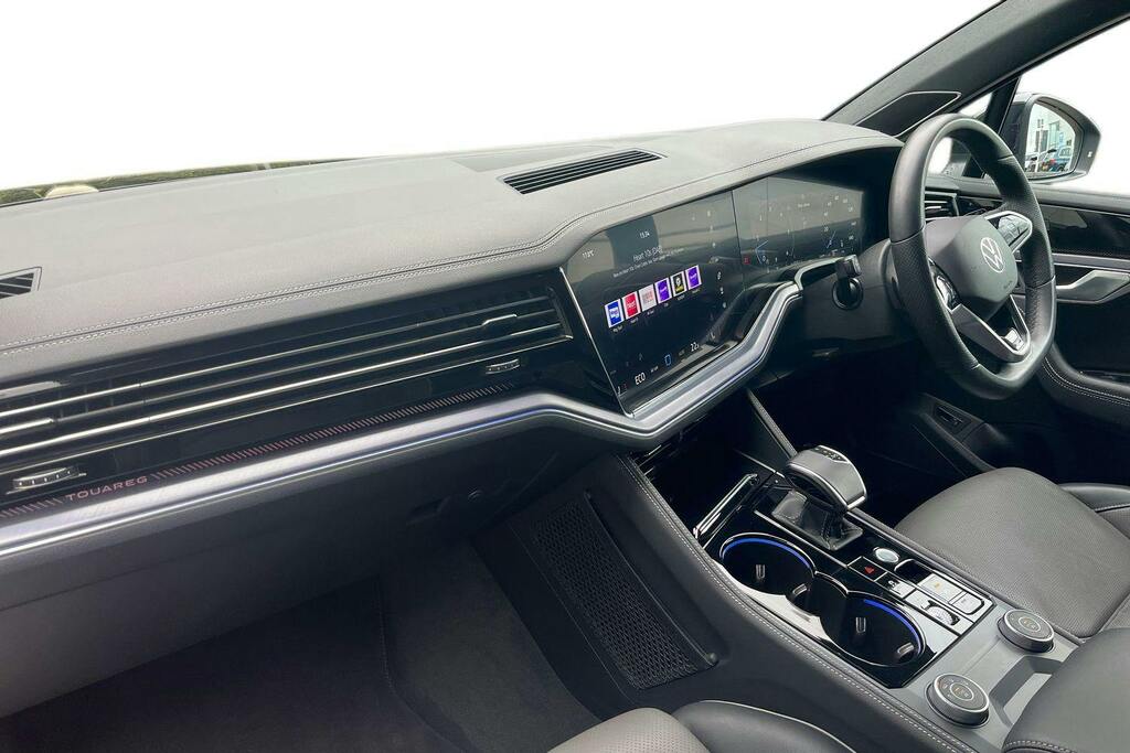 Volkswagen Touareg 3.0 Tdi V6 Black Edition Suv Tiptronic FV74CBU Brown #2
