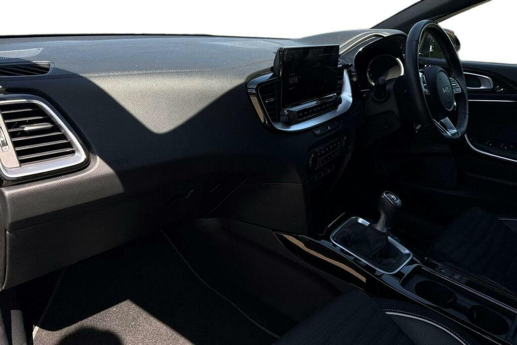 Kia Xceed 1.5 T Gdi Gt Line Suv Black #2