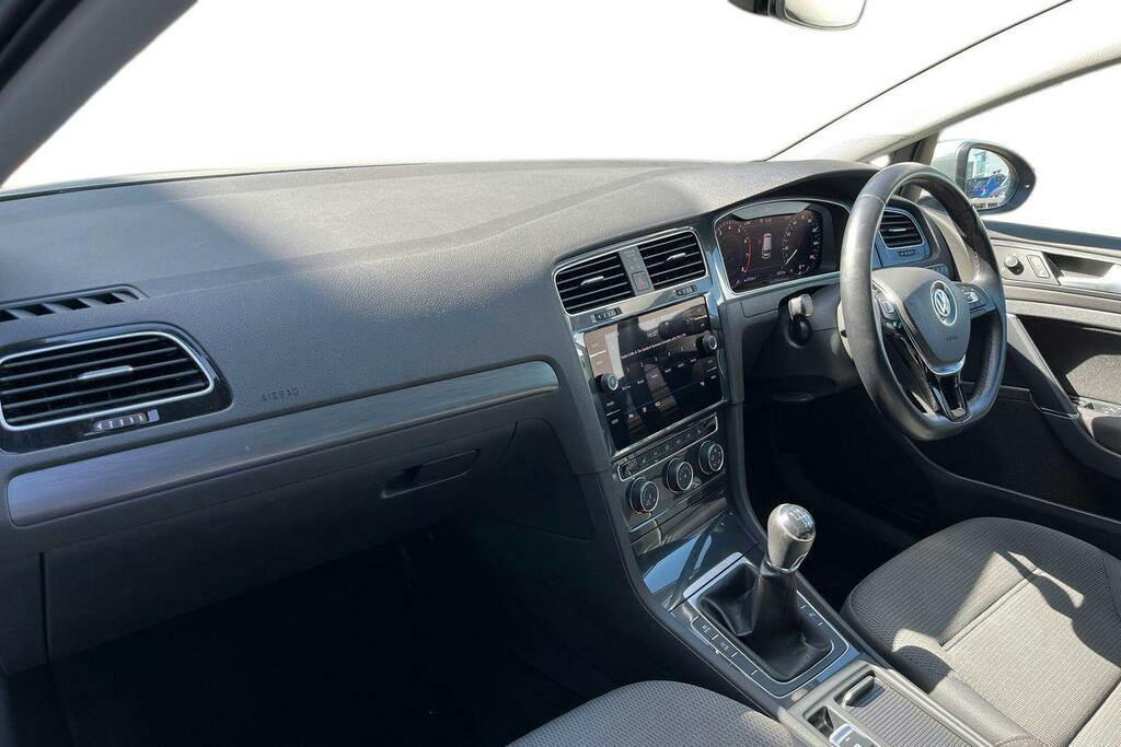 Volkswagen Golf 1.5 Tsi Evo Match Hatchback EK69NBA Silver #2