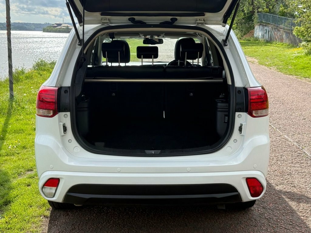 Mitsubishi Outlander Suv YB65JZO White #6