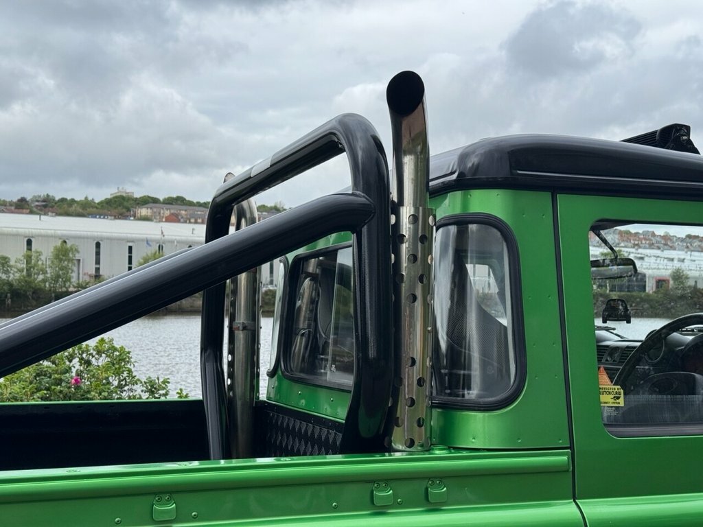 Land Rover Defender 2.4L Null Green #5