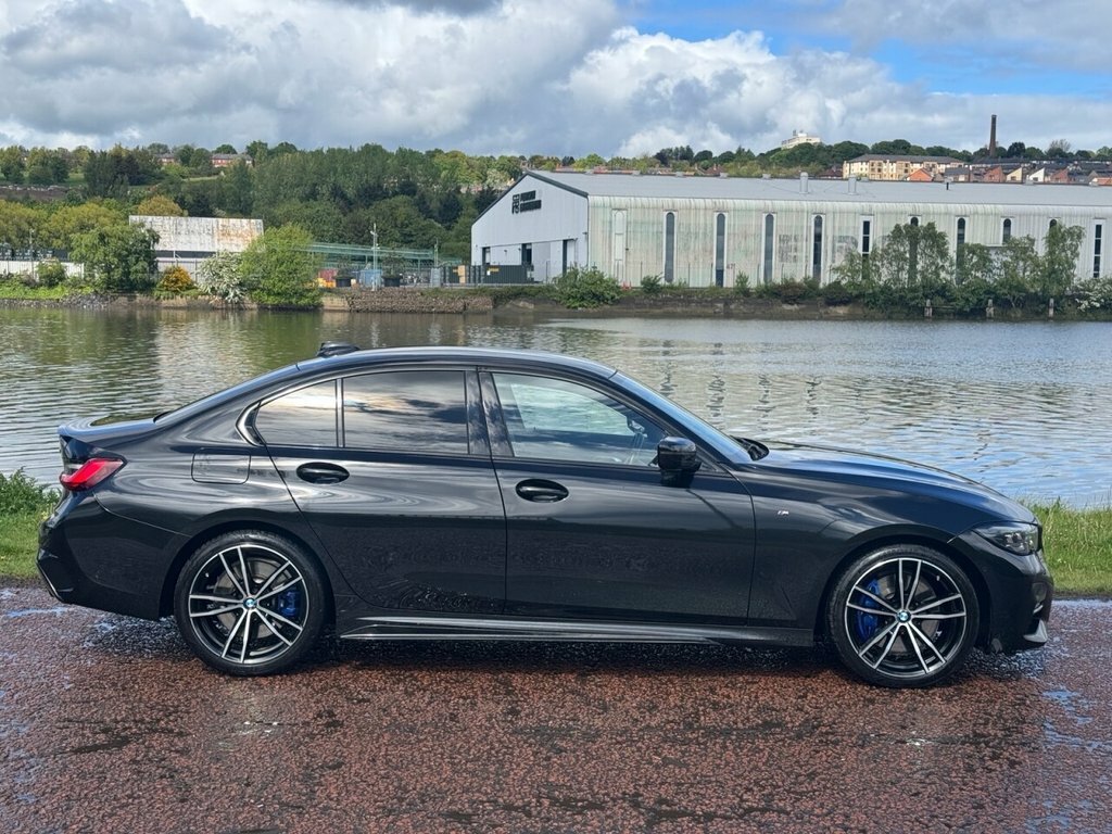 BMW 3 Series 2L M Sport YK21AGF Black #4