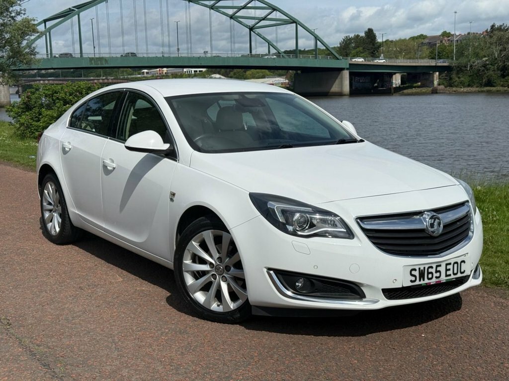 Vauxhall Insignia 1.6L Elite Nav White