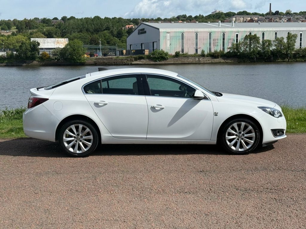 Vauxhall Insignia 1.6L Elite Nav SW65EOC White #3