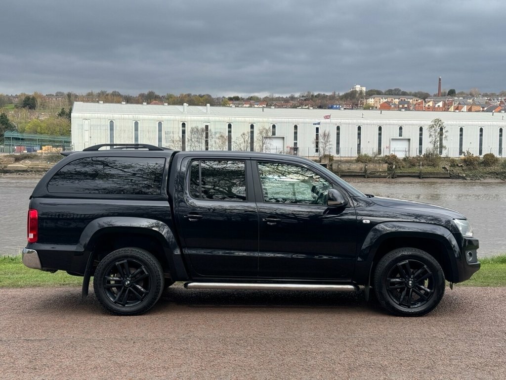 Volkswagen Amarok 2L Highline Black #3