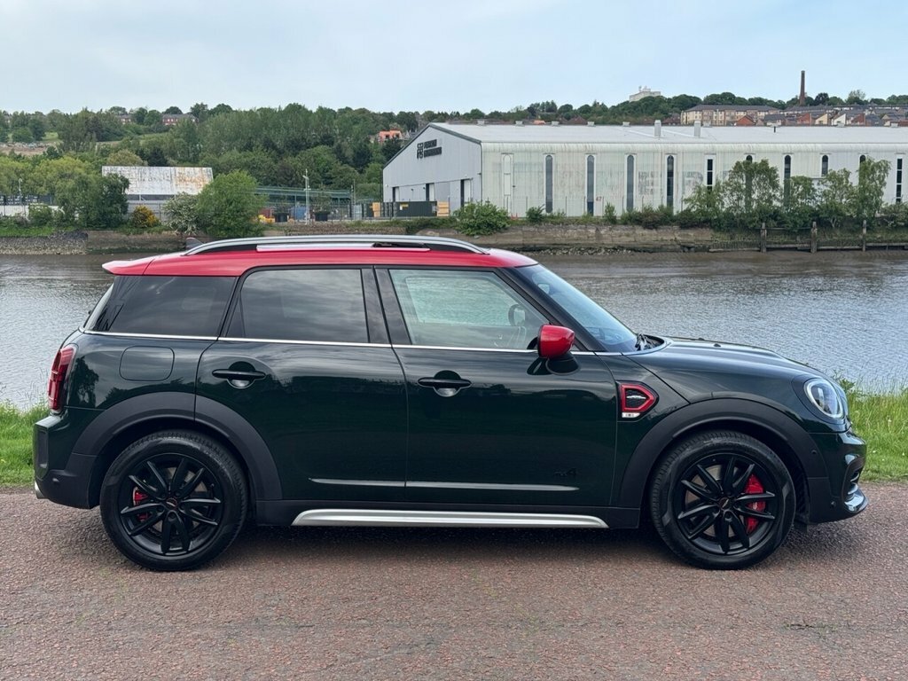 Mini Hatch 2L John Cooper Works VO73XHZ Green #4
