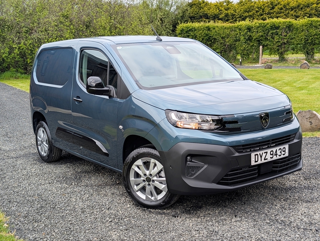 Peugeot Partner 1.5Bhdi 130Hp Asphalt Blue