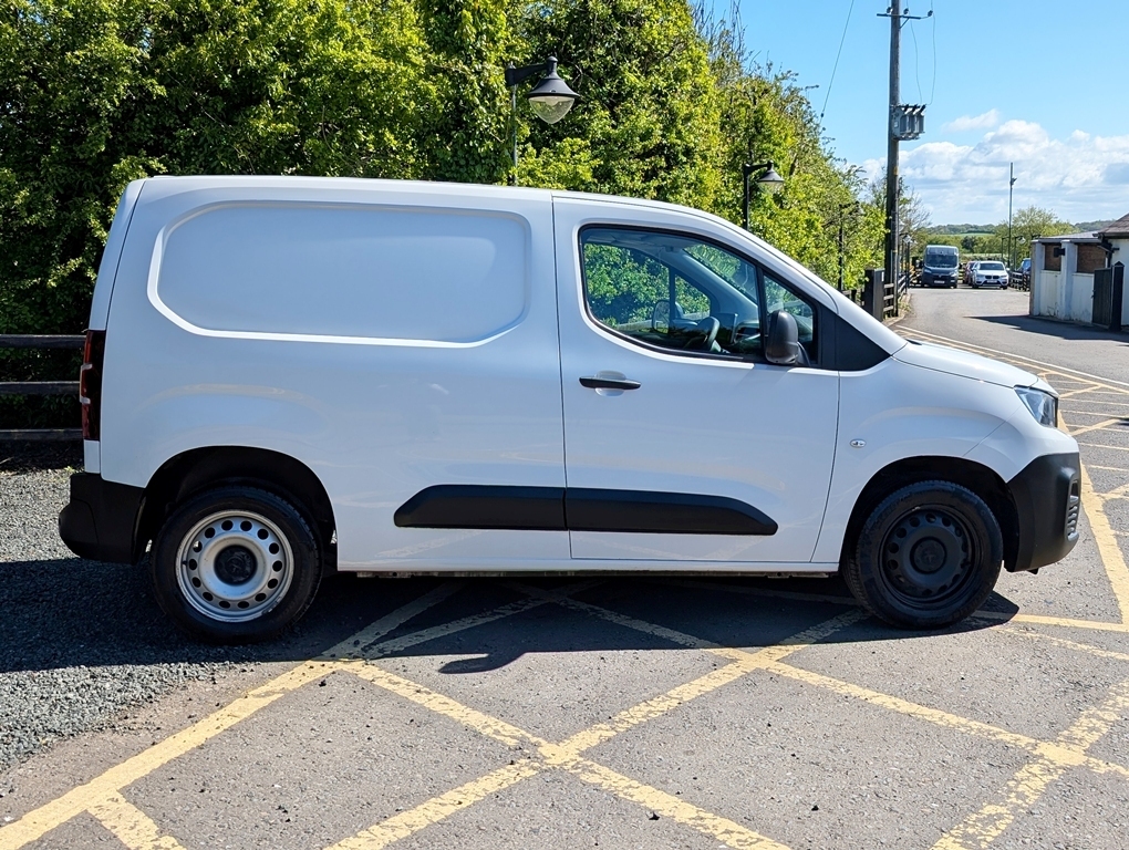 Peugeot Partner 1.5Bhdi 100Hp Professionl Premium LT23ZPV White #4