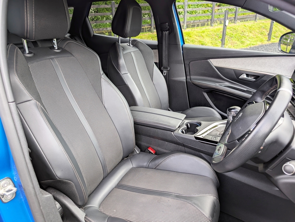 Peugeot 3008 1.2 130Hp Gt MF22TYA Blue #4