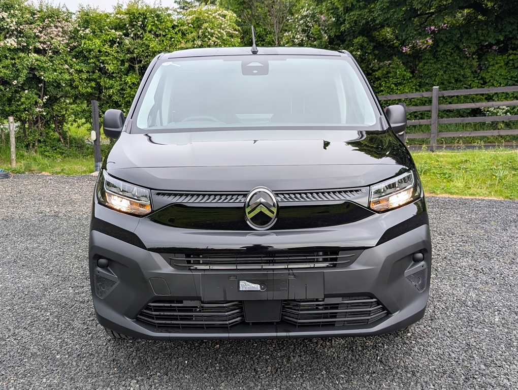 Citroen Berlingo XL 1.5Bhdi 100Hp Enterprise Crew Unregistered  Black #2