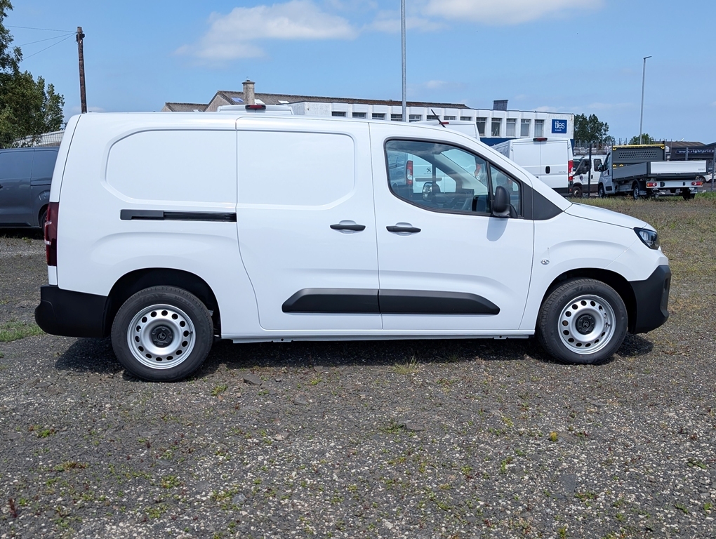 Citroen Berlingo XL 1.5Bhdi 100Hp Enterprise Crew Unregistered  White #4