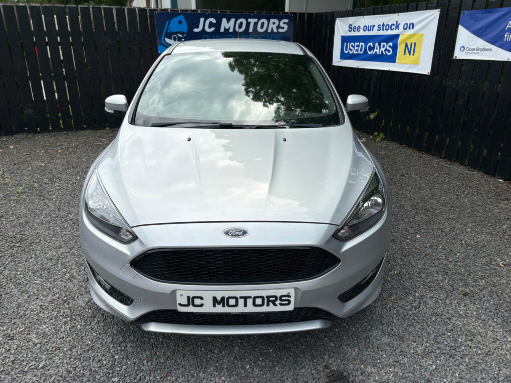 Ford Focus 1.0 Ecoboost 140 St-line Navigation KR67OJE Silver #2