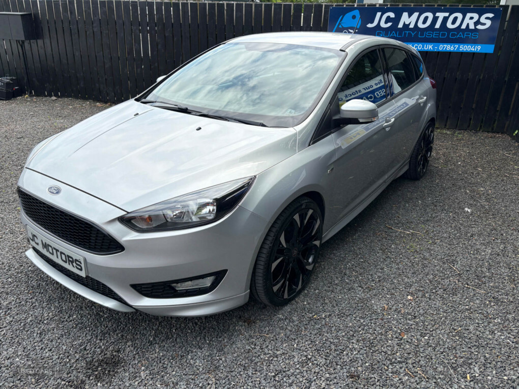Ford Focus 1.0 Ecoboost 140 St-line Navigation KR67OJE Silver #3