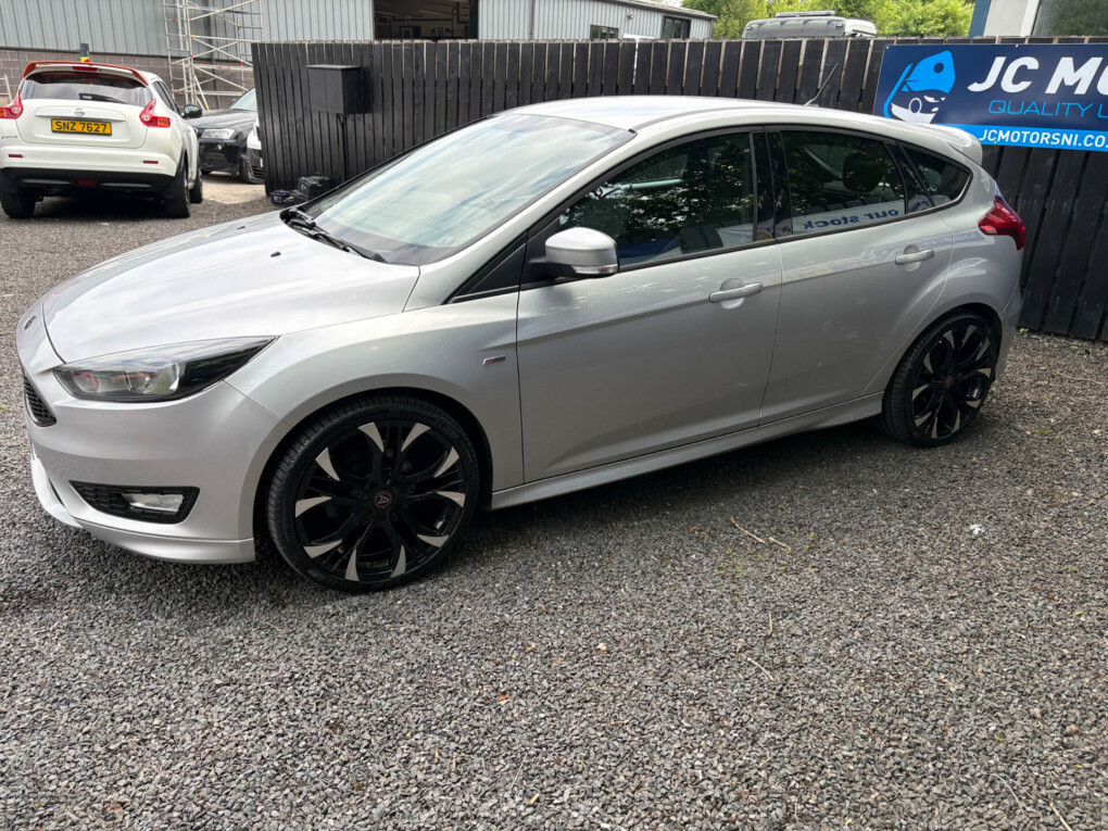 Ford Focus 1.0 Ecoboost 140 St-line Navigation KR67OJE Silver #4