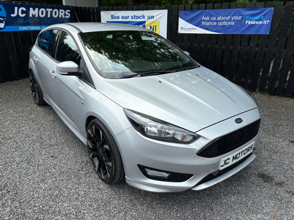 Ford Focus 1.0 Ecoboost 140 St-line Navigation Silver