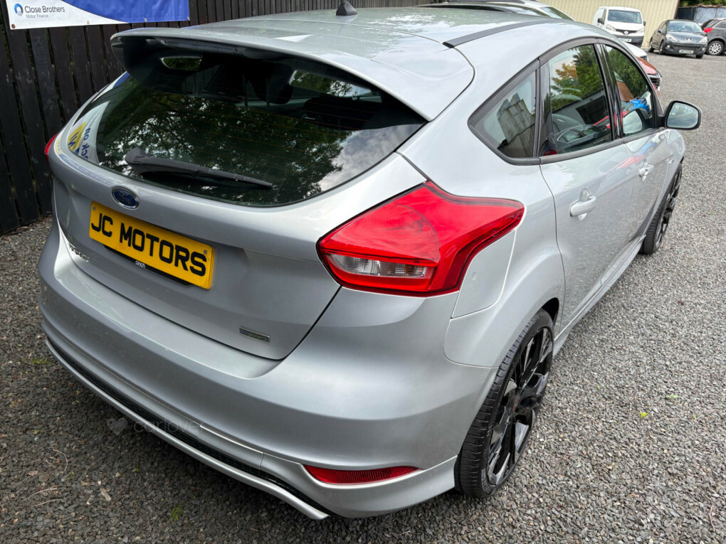 Ford Focus 1.0 Ecoboost 140 St-line Navigation KR67OJE Silver #5