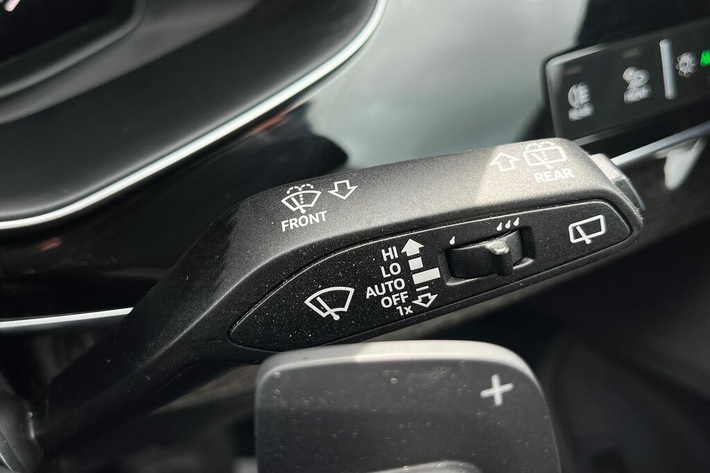 Audi SQ8 Petrol Black #42