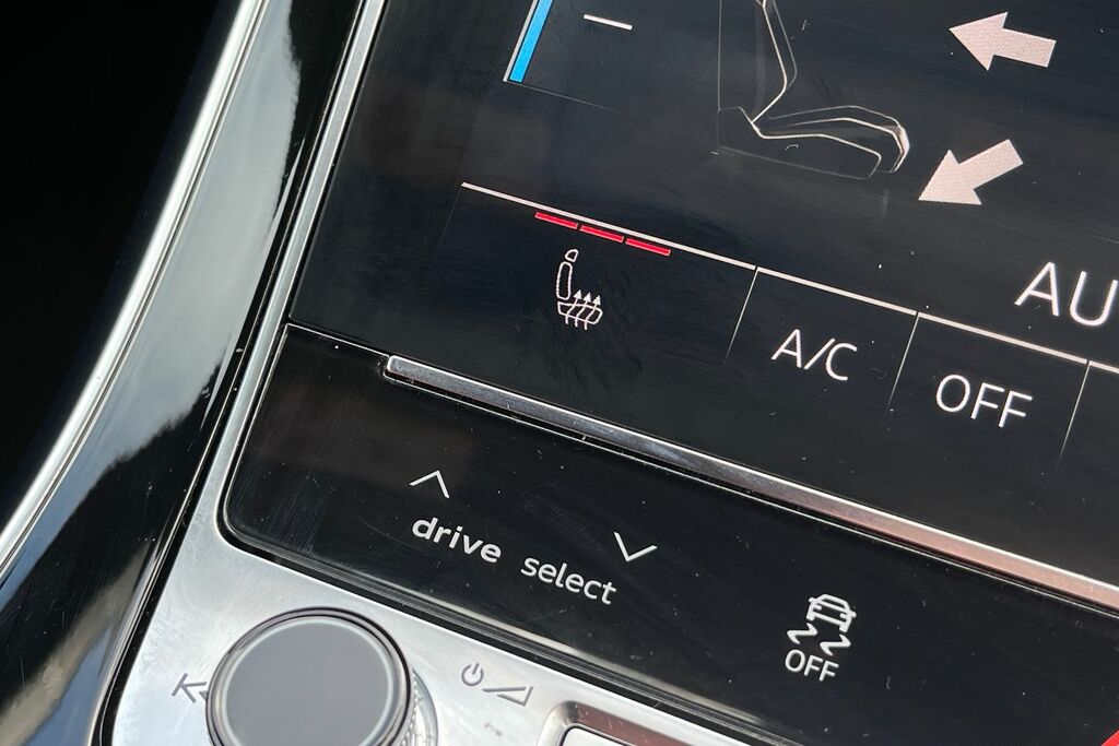 Audi SQ8 Petrol Black #30