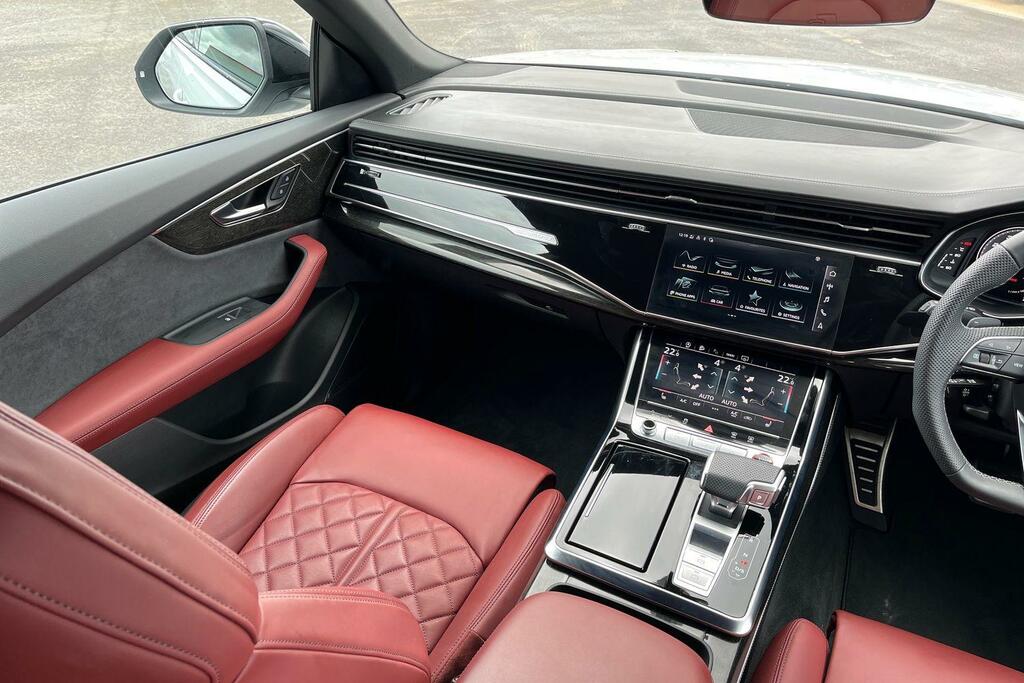Audi SQ8 Petrol Black #40