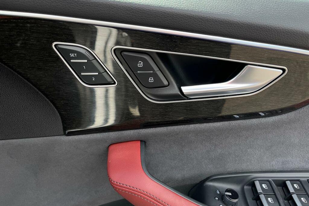 Audi SQ8 Petrol Black #50