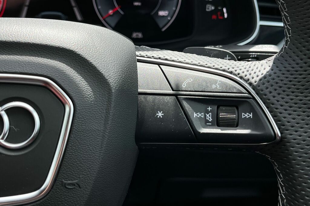 Audi SQ8 Petrol Black #17