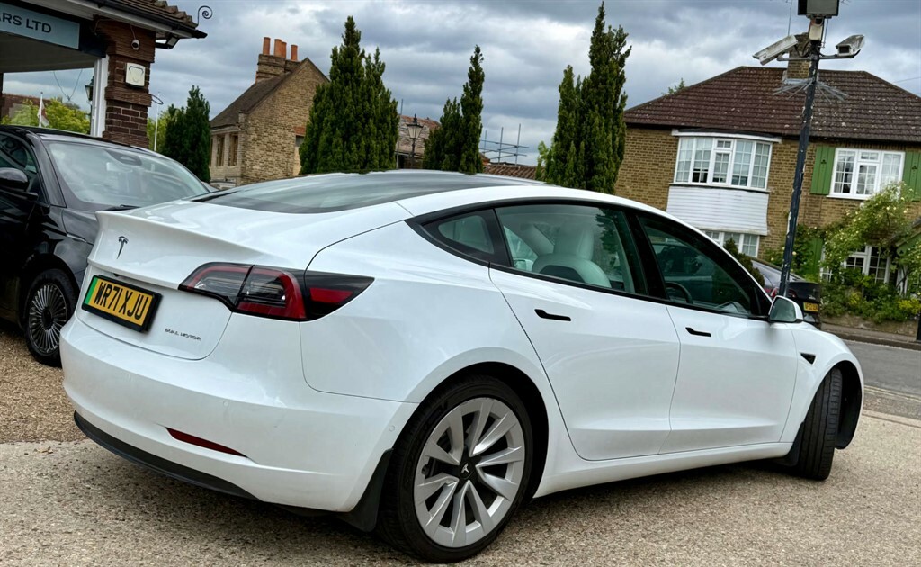 Tesla Model 3 Saloon WR71XJU White #3