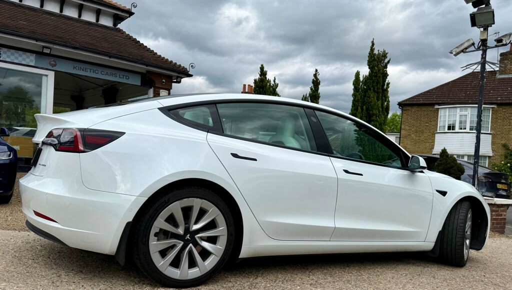 Tesla Model 3 Saloon WR71XJU White #2
