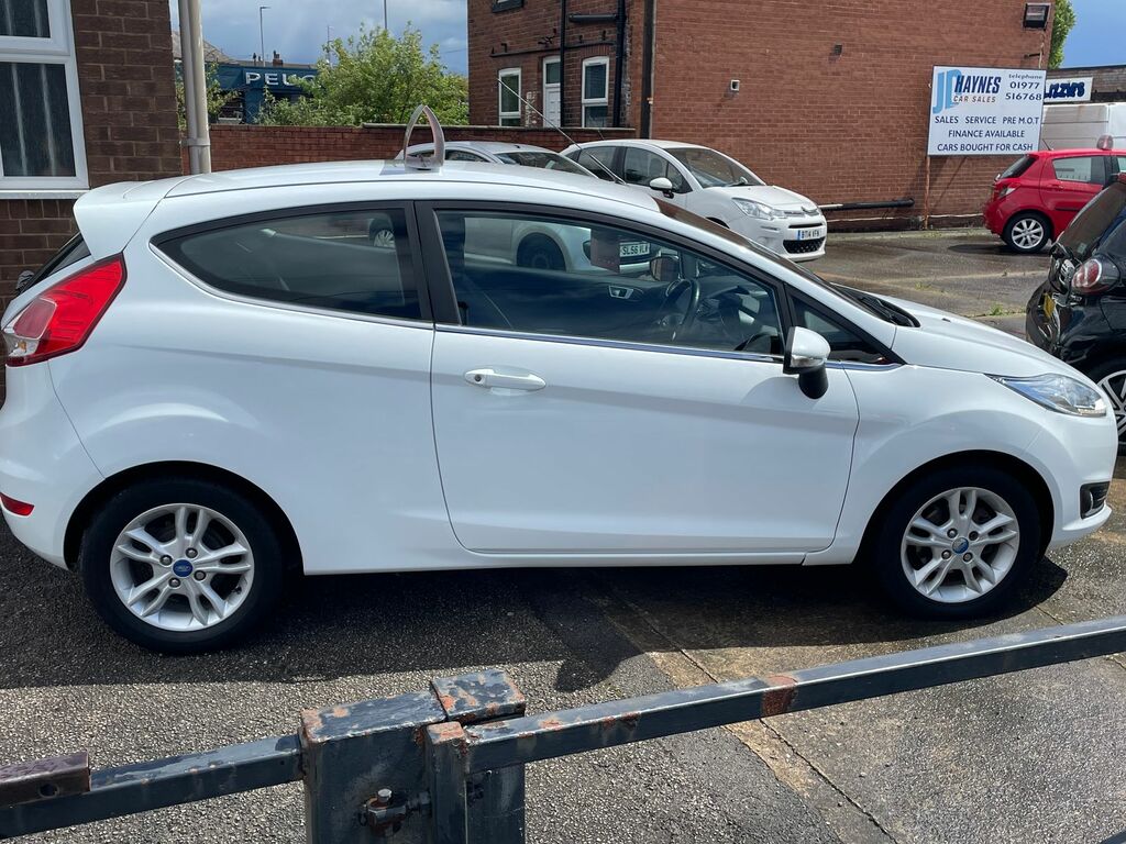 Ford Fiesta 1.25 Zetec Hatchback Euro 6 82 MF65WDD White #2