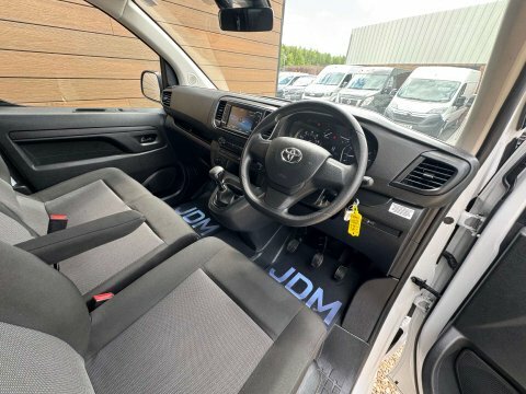 Toyota PROACE 1.5D Combi Medium  #19