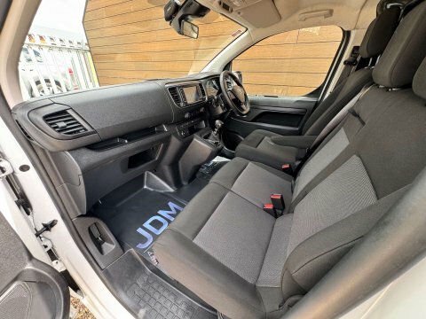 Toyota PROACE 1.5D Combi Medium  #24