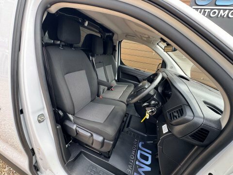 Toyota PROACE 1.5D Combi Medium  #18
