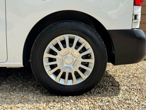 Toyota PROACE 1.5D Combi Medium  #17