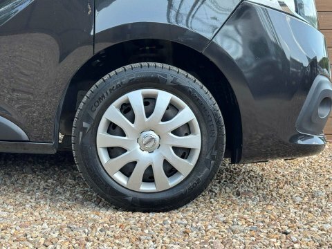 Nissan NV300 Mpv #12