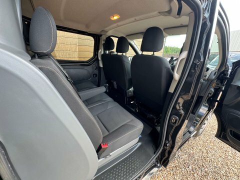Nissan NV300 Mpv #22