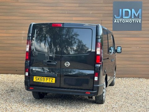 Nissan NV300 Mpv #3