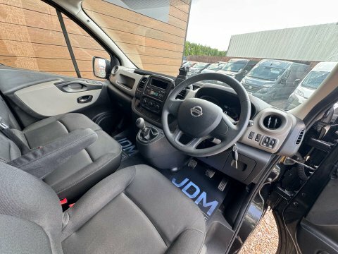 Nissan NV300 Mpv #19