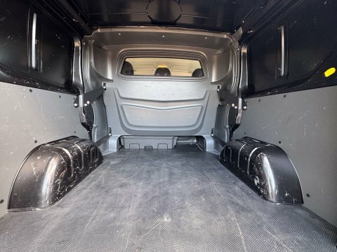 Nissan NV300 Mpv #6