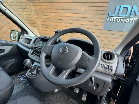 Nissan NV300 Mpv #23