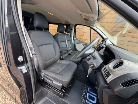 Nissan NV300 Mpv #18