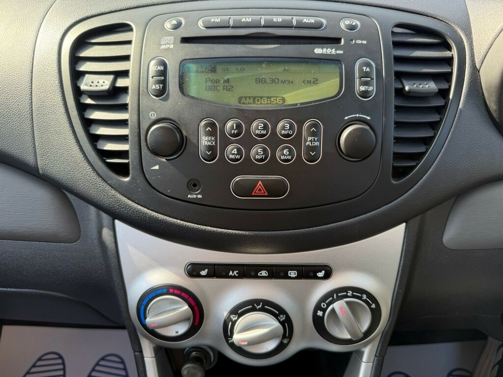 Hyundai I10 1.2 Classic 77 Bhp Silver #16