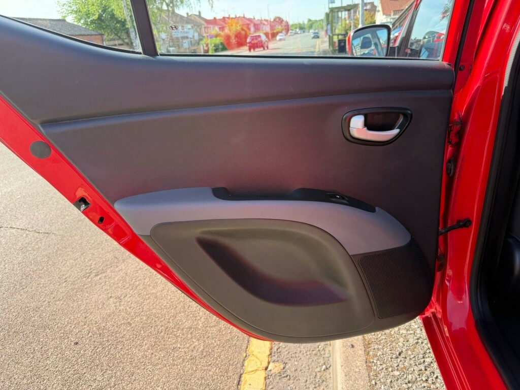Hyundai I10 1.2 Classic 77 Bhp Silver #15