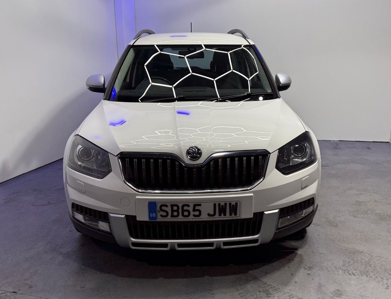 Skoda Yeti Outdoor Se L Tdi SB65JWW White #2