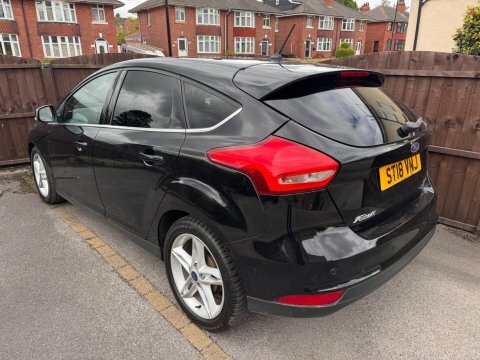 Ford Focus 1.0T Ecoboost Titanium ST18VNJ Black #2